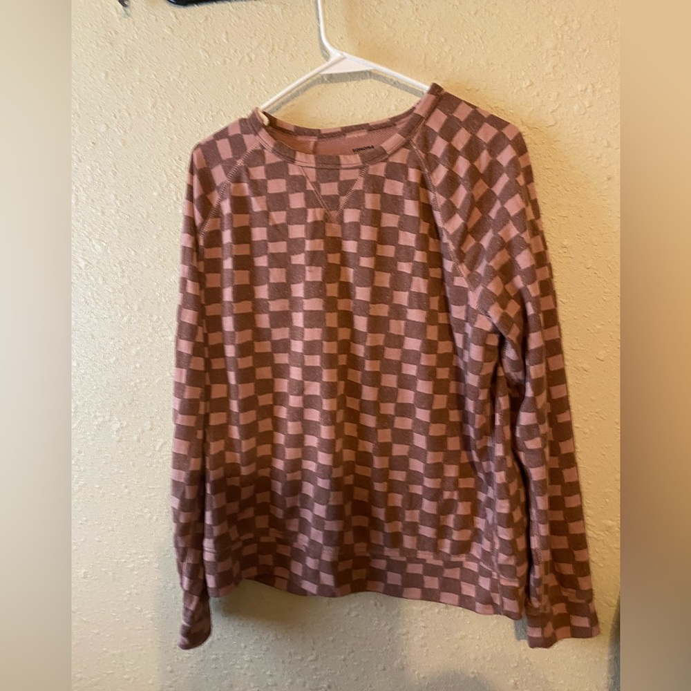 Size large sweater - Picture 2 of 3